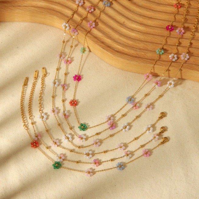 DAISY FLOWER CHOKER NECKLACE