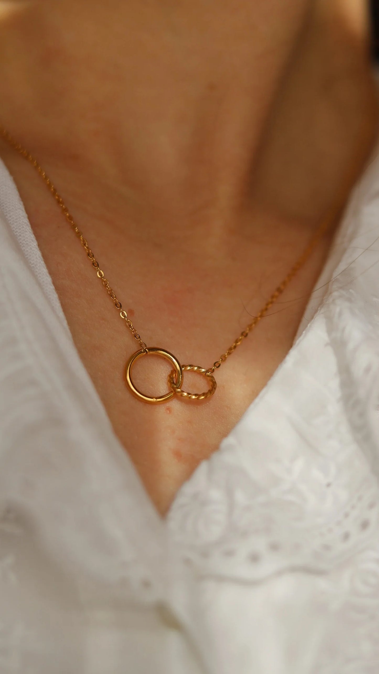 TOGETHER CIRCLE NECKLACE