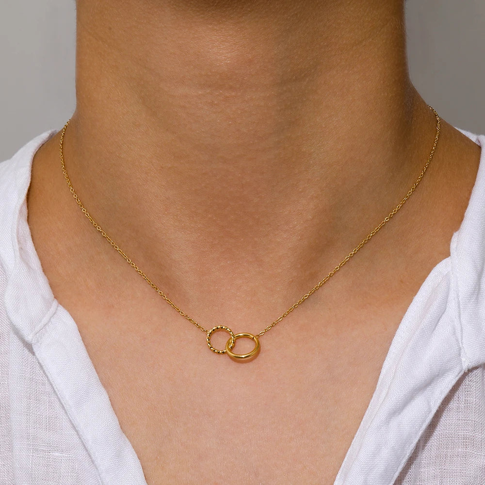 TOGETHER CIRCLE NECKLACE