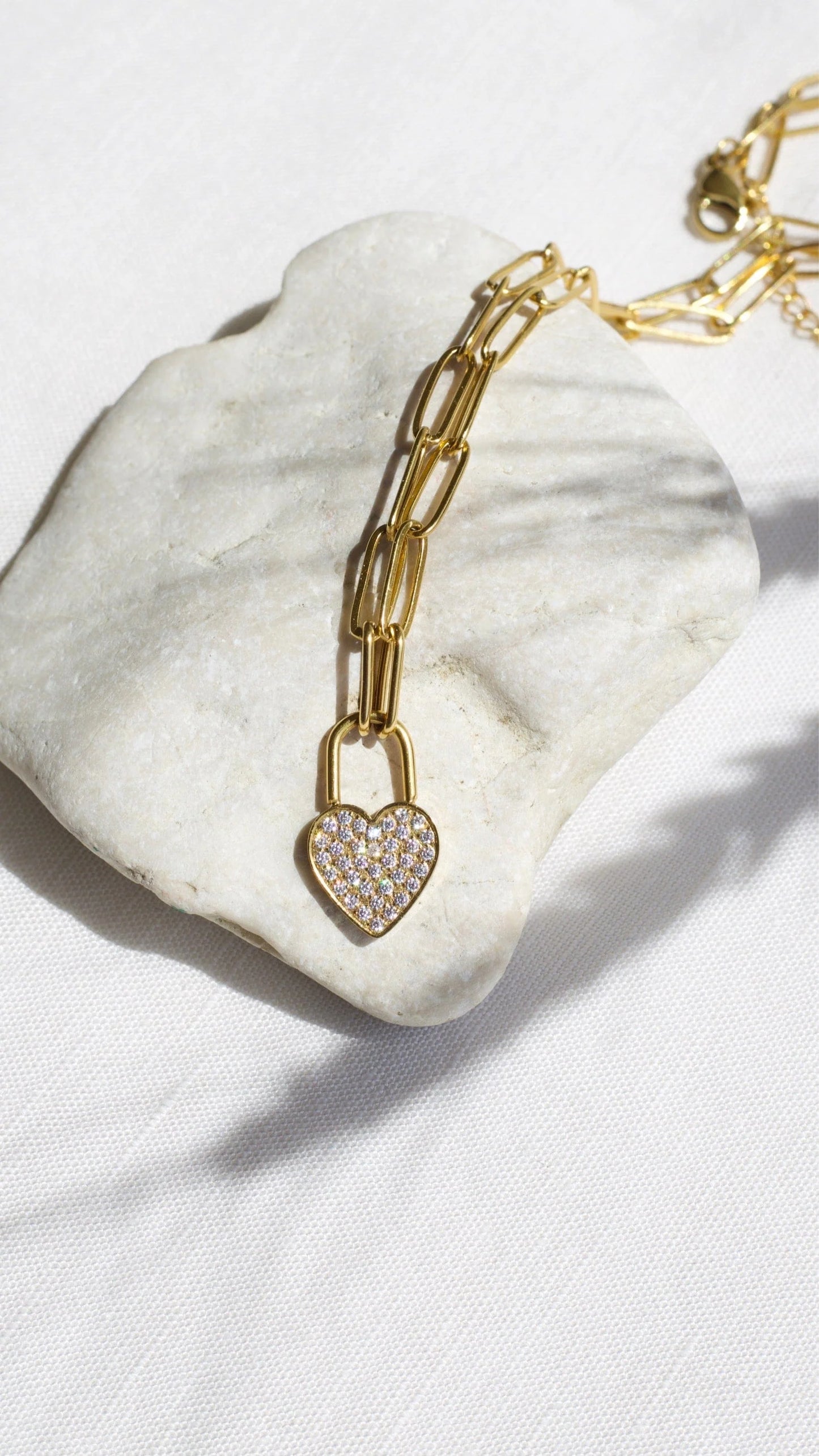 AMORE HEART KEY NECKLACE