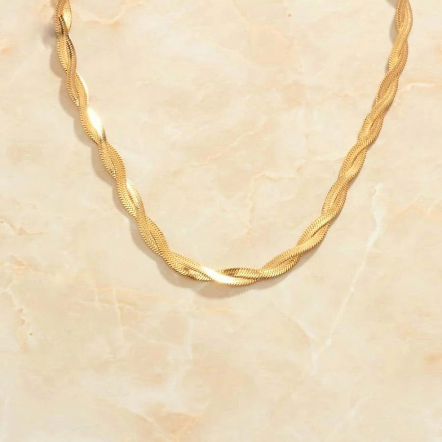 MONA TWISTED SNAKE CHAIN NECKLACE