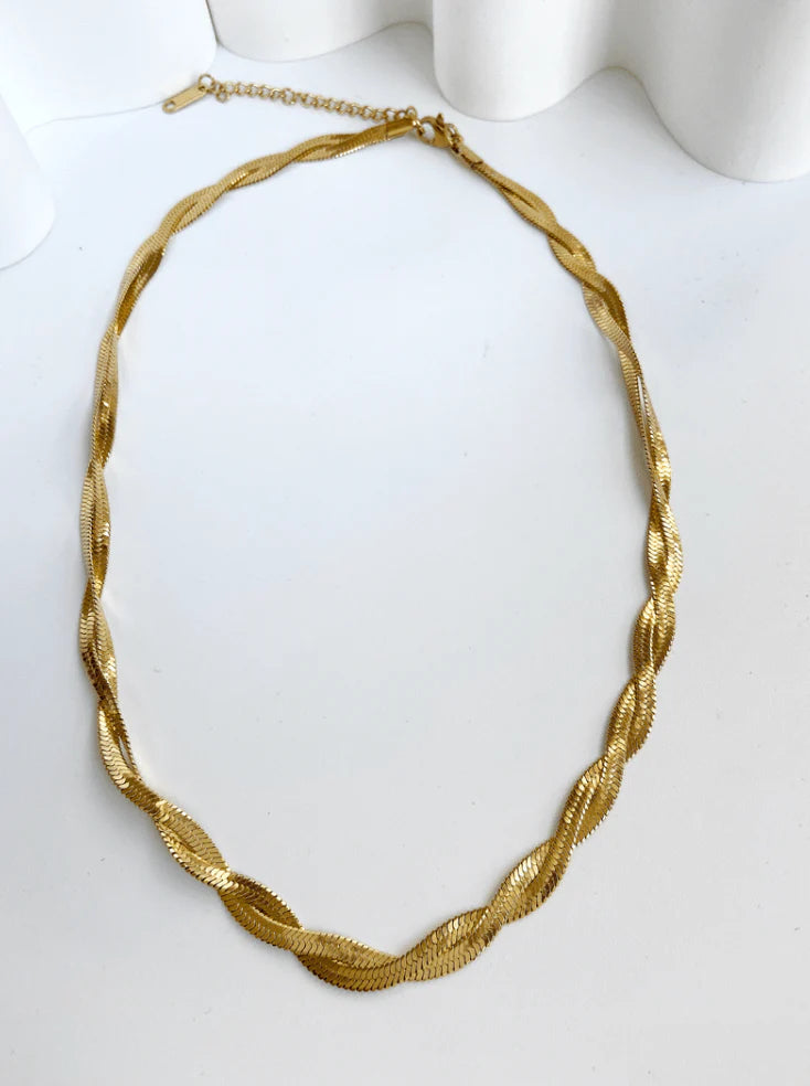 MONA TWISTED SNAKE CHAIN NECKLACE