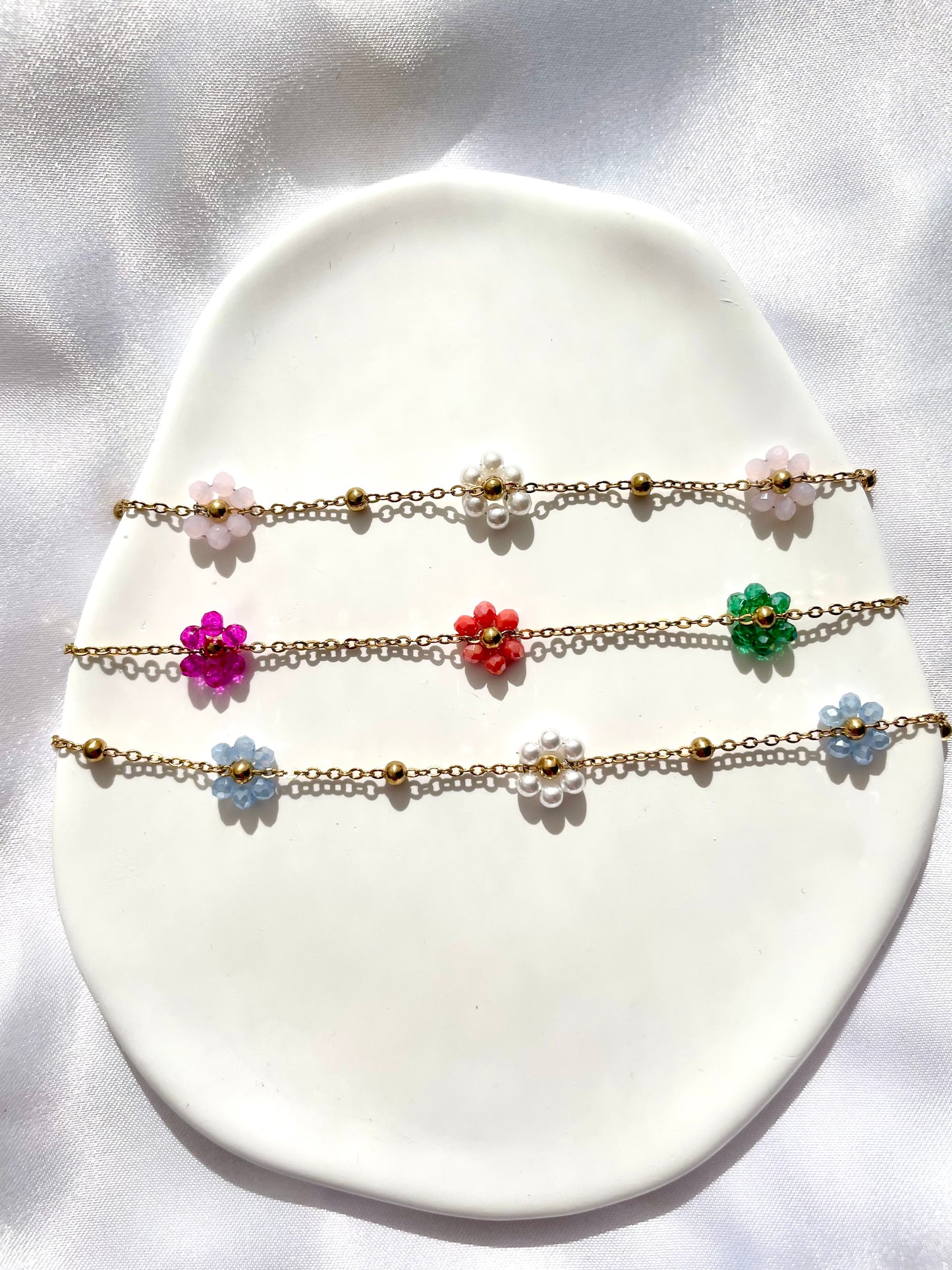 DAISY FLOWER BRACELET