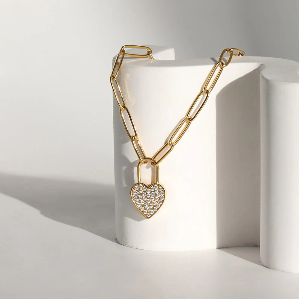 AMORE HEART KEY NECKLACE