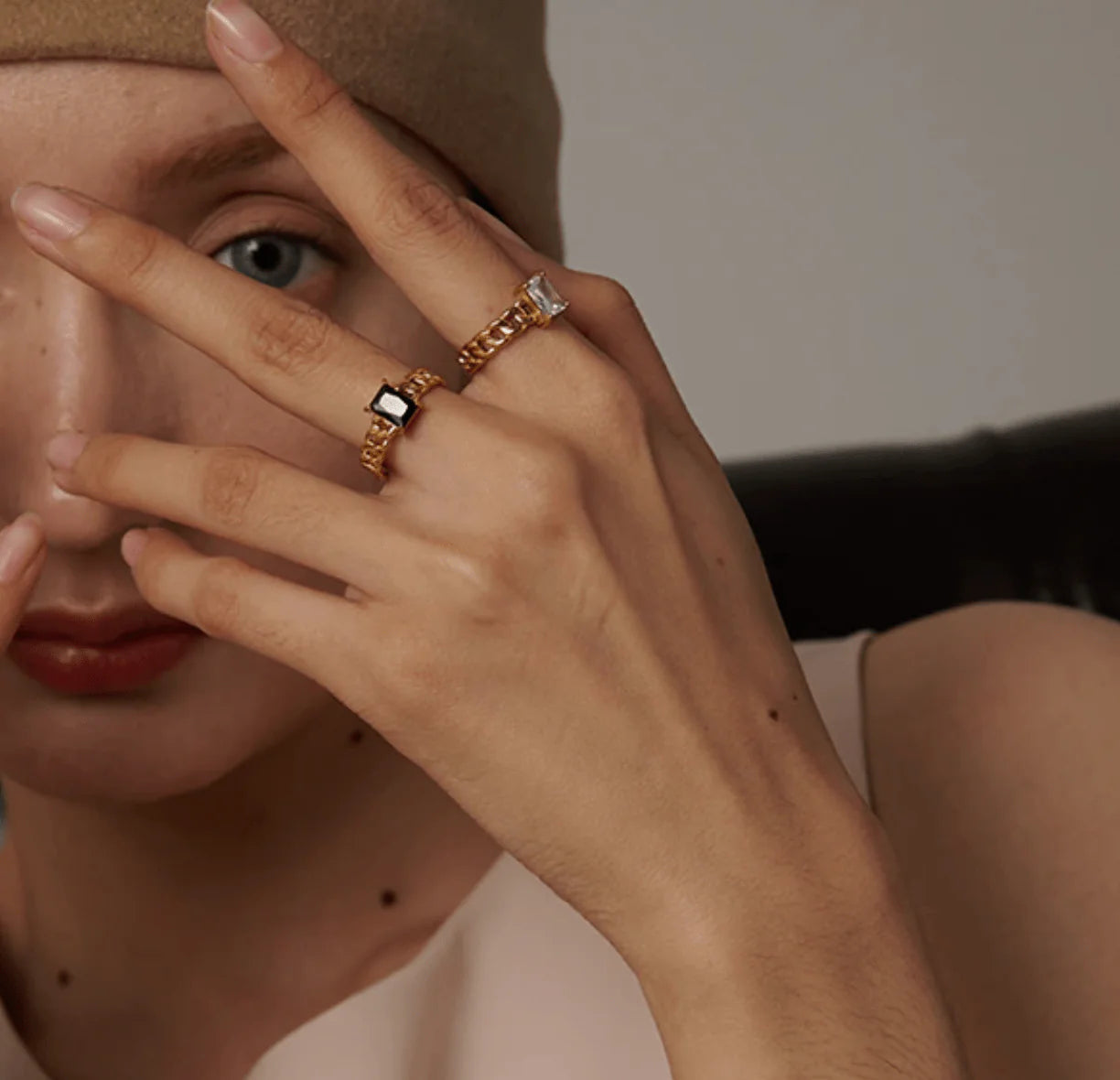 LANTA OPEN SQUARE KNOTTED RING