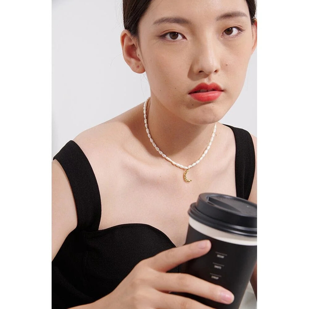 LUNA CRESENT GOLD MOON NATURAL PEARL NECKLACE